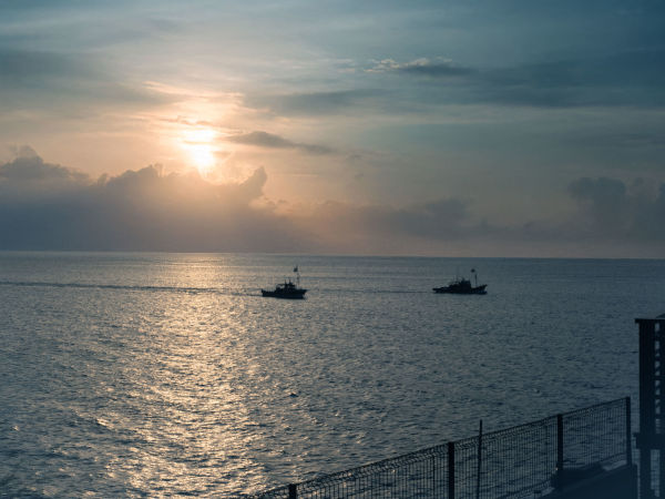 朝日に包まれる